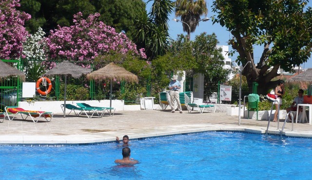 Studio With Shared Pool, Garden And Kiosk Serving alcohol & ices/sweets in Benalmádena