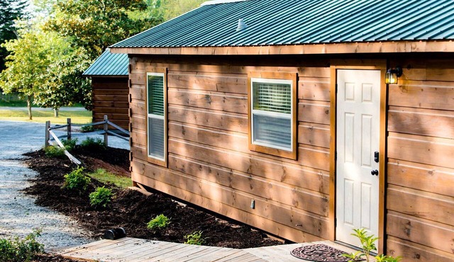 Stunning Cabin Close to Tryon and the Foothills of Mill Spring near Lake Lure, North Carolina