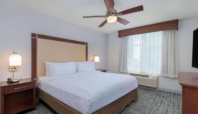 Stylish Suite | 1 King Bed | Near Perimeter Center Atlanta