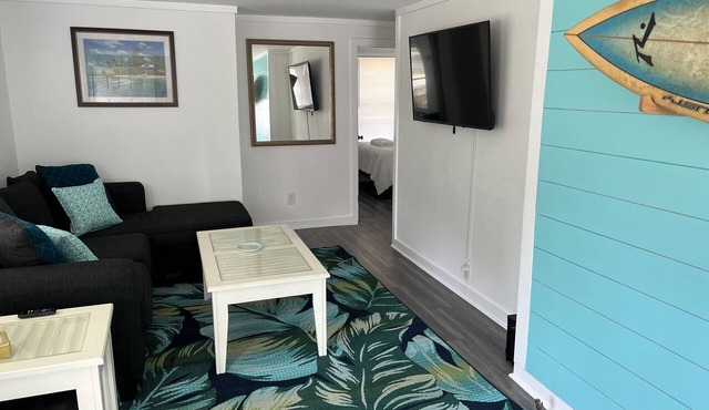 The Beach Bungalow! Newly Renovated. Minutes from WB.
