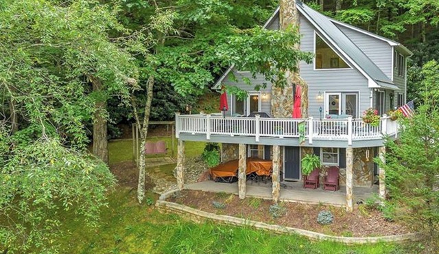 The Mtns Are Calling. Stay Cool - 3BR/2BA Golf Course w/Hot Tub, Pets