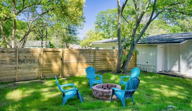 This apartment is a 2 bedroom(s), 1 bathrooms, located in Jacksonville, FL.