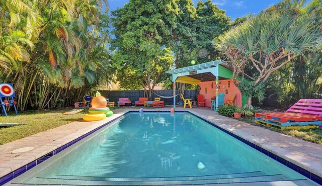 Tiki Lounge + Pool | 5 min to Beach & Las Olas