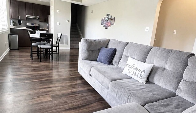 Townhome Battery Atlanta , Family friendly home ! Sleeps 8+