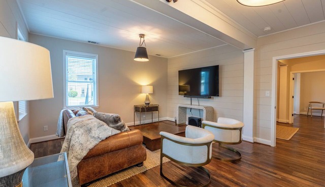 Turnkey cozy living in this beautifully furnished 2-bd, 1-bath in Thunderbolt