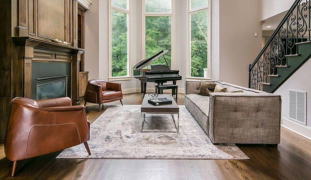 Ultra Luxurious Cul De Sac Executive, Family Home.