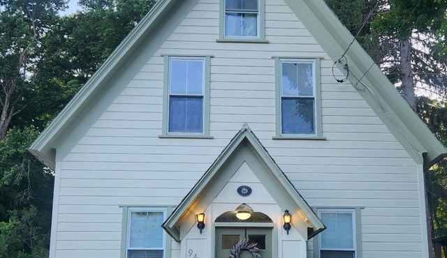 Unique Historic Church, Unique Stay on Main St 15 min. from Saratoga Racetrack