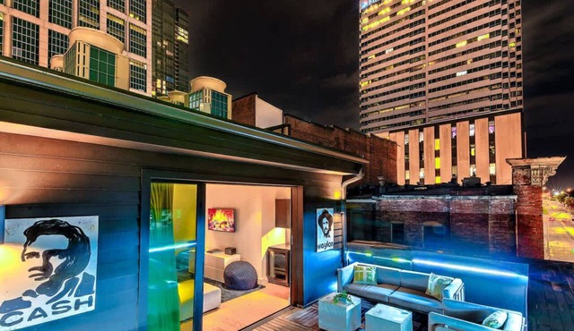 Walk 2 Broadway|5BR DT Loft + Rooftop - Sleeps 16!