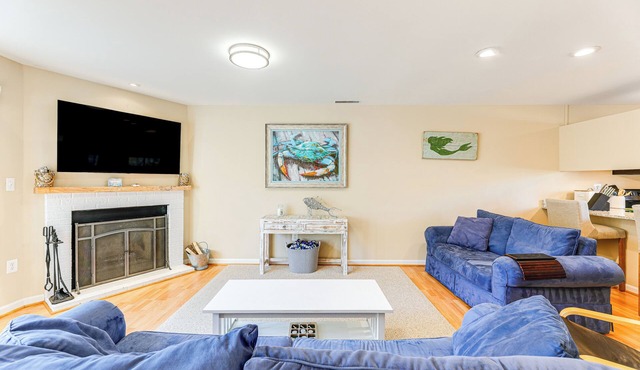 Walk to Bethany Beach Boardwalk: Coastal Retreat