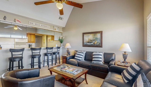 Waterfront Townhouse with High-Speed WiFi and Central AC & Snowbird-Friendly