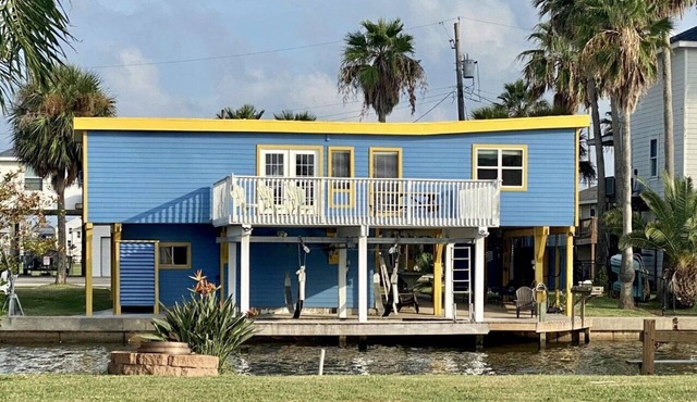 WATERSIDE DREAM BEACH/CANAL HOME (Best of both world's canal/beach home)