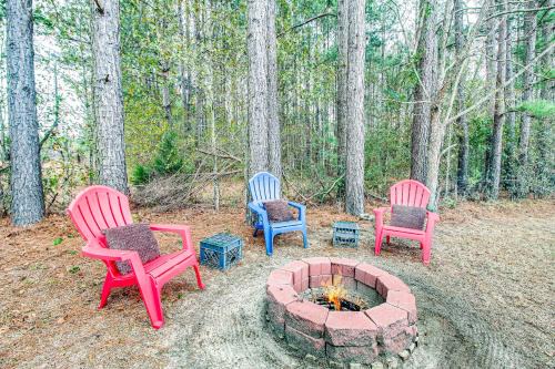 WFH-Friendly: Rural & Secluded Gem in Claxton!