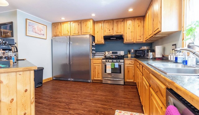 Why not be altogether in a big, 5-bedroom house?