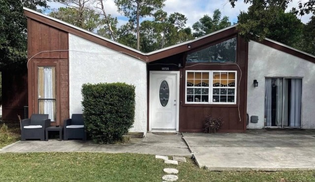 Zen 2b/2b smart townhome in central Jacksonville
