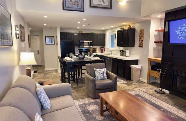 112 m² Condo ∙ 3 bedrooms ∙ 11 guests