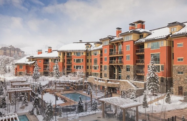 30% off Instant Booking Waldorf Gondola 3BR/3BA Fri 3/22/2024 - Sun 3/31/2024