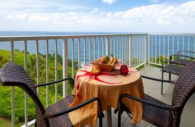 Corner Penthouse w/Awesome Ocean Views, Updated Interior, Plenty of Privacy