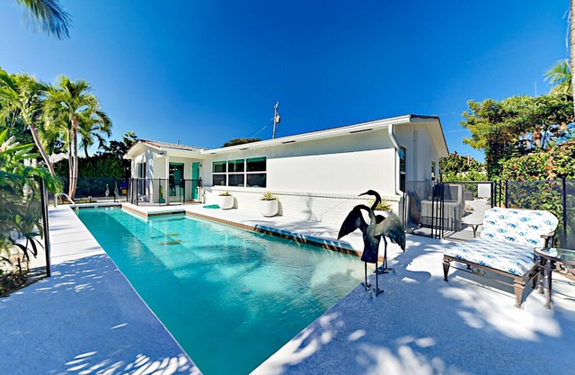 Modern Juno Beach Home - Walk 5 Minutes to the Beach