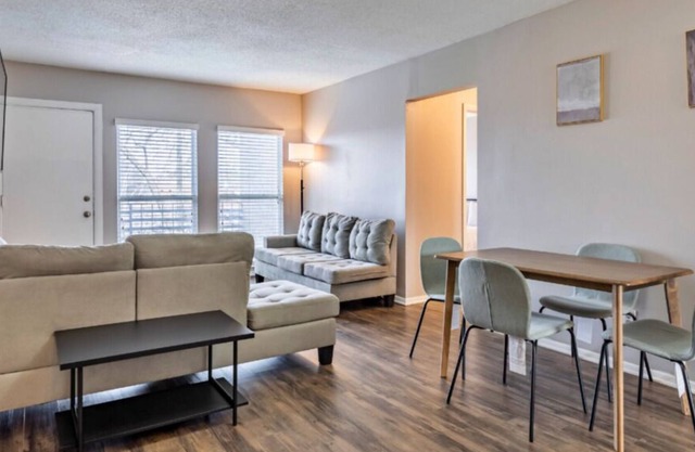 Pet Friendly 2BR, Sleeps 4, near Sweet Auburn Market