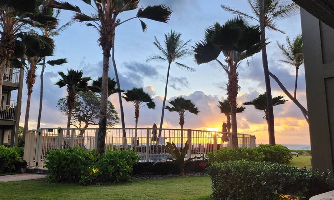 Wailua Condo | Charming Oceanside 2-bedroom condo with A/C in fabulous Kapaʻa