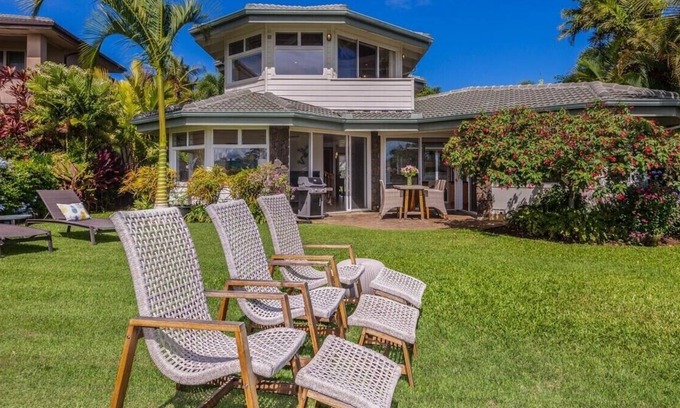 Queen Emmas Bluffs House | Escape to Paradise - 2-Bedroom Luxury Home with Spectacular Views