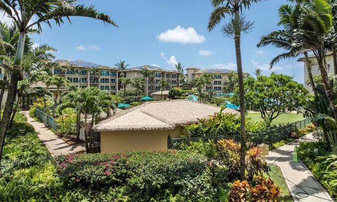 Wailua House | Family & Friends Getaway! 4 Relaxing Units, Kitchen, Lanai, Pool, Free Parking