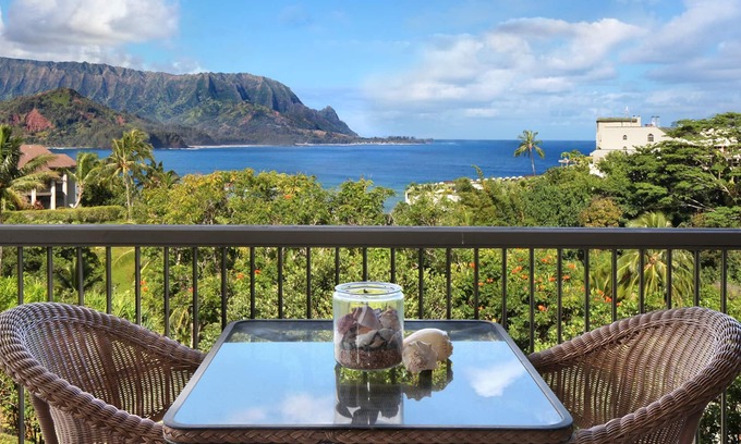 Princeville Condo | Hanalei Bay Resort 32012 By Parrish Kauai - walk to the bay with full AC!