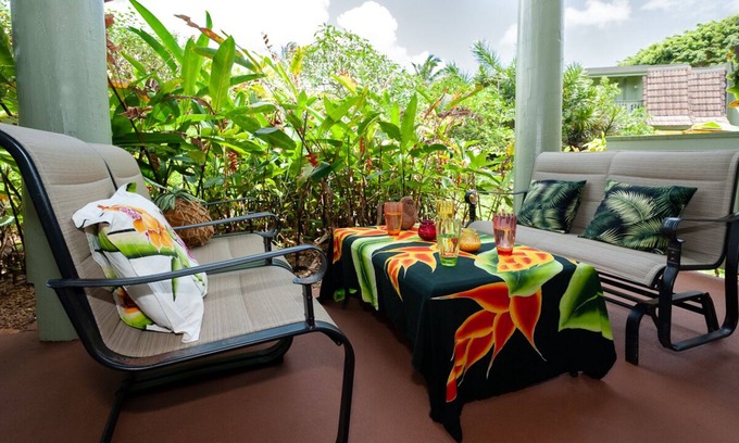 Princeville Condo | Large & Inviting, Walkable Location close to beach-Perfect for Large Groups!