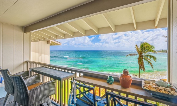 Wailua Condo | "Oceanfront Condo: Coconut Tree & Ocean Views, Whale Watching, Paddlers, and Surfers at Wailua Bay!"