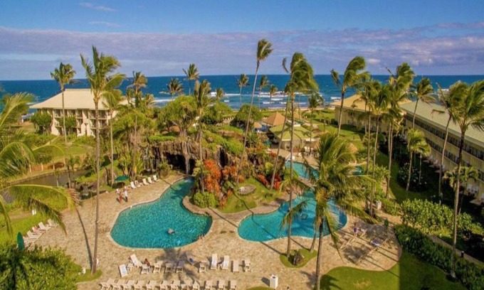Hanamaulu Condo | Oceanfront Kauai Beach Resort, 4 Pools, 75 foot Water Slide, Restaurants on site