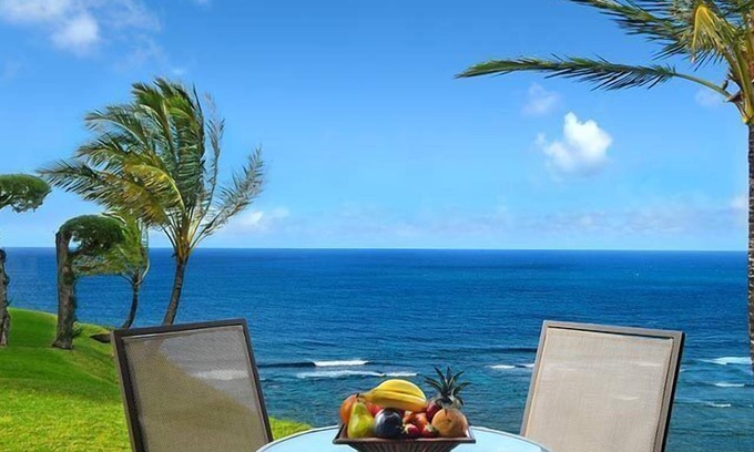 Princeville Condo | Sealodge E-5, Offers dramatic views of the Pacific Ocean.
