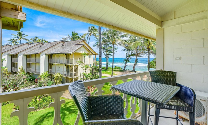 Wailua Apartment | Summer Special Rates*Escape to Kauai | Top Floor Oceanview Studio | Sleeps 2