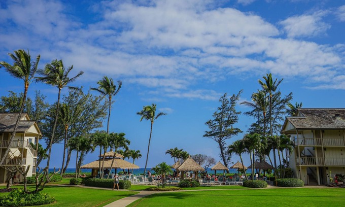 Wailua Apartment | Summer Specials at Islander on the Beach Top Floor Corner Studio with AC