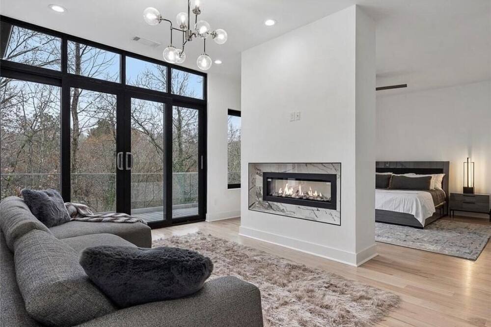 Sandy Springs House | Luxury Modern 5bdrm 5.5bath Pool Home