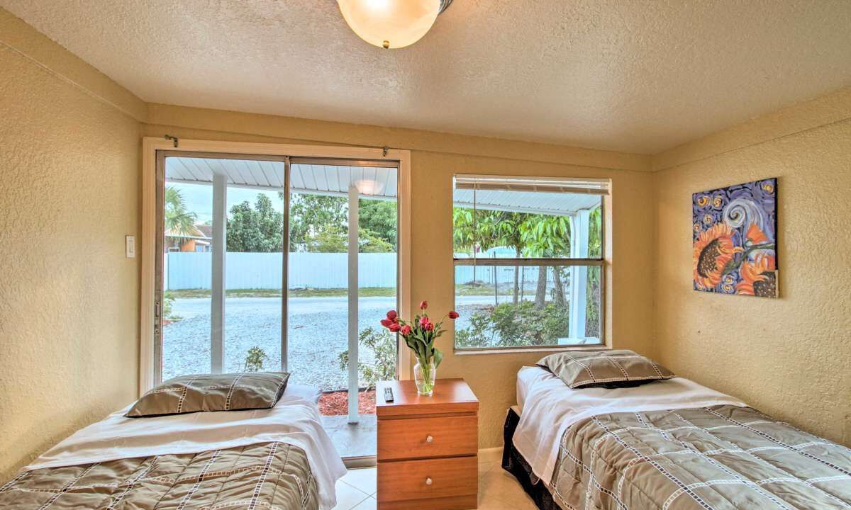 Southwest Apartment | Quiet - Central - Big Parking - Outdoor Area