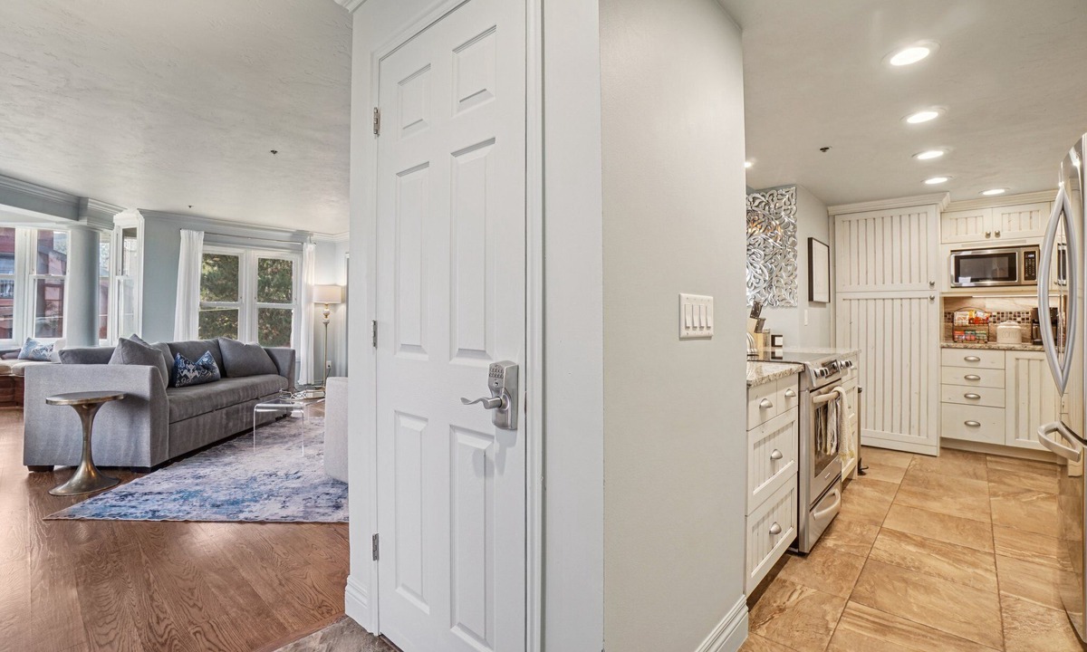 North Park City Condo | Best Location Park City | Steps to Old Town & Slopes | Empire House