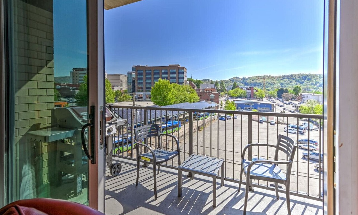Asheville Apartment | Balcony Condo in Downtown Asheville
