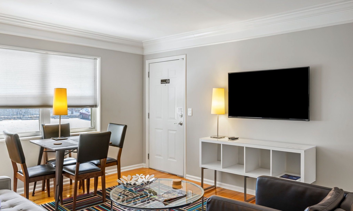 Brookwood Apartment | (BC2bH) Great Location, Peaceful Condo Near Peachtree Street