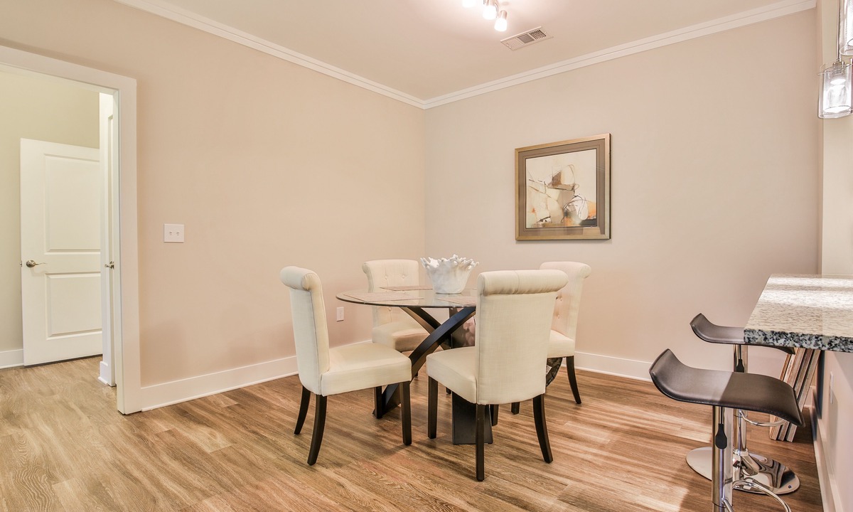 Town Center Apartment | Minutes to KSU in the heart of Town Center!