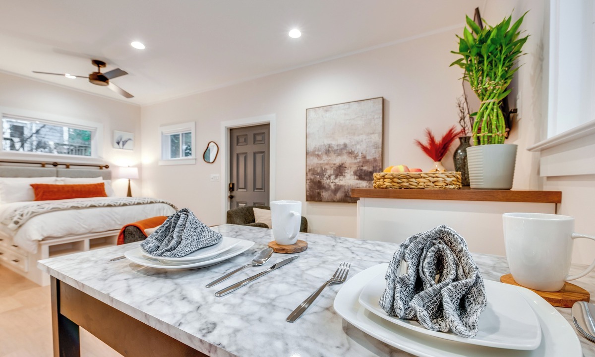Old Fourth Ward Apartment | Apt By Atlanta BeltLine: 2 Mi to State Farm Arena!