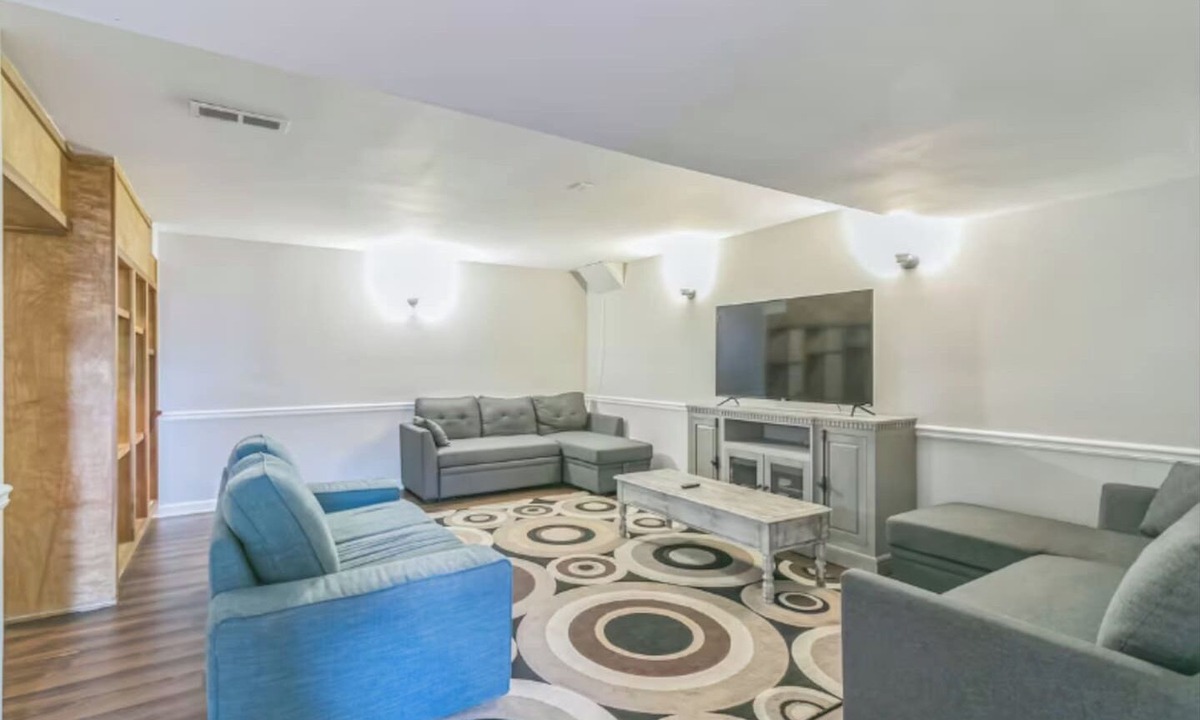 Marietta Apartment | 5 bedrooms | Great Neighborhood | 6 Flags