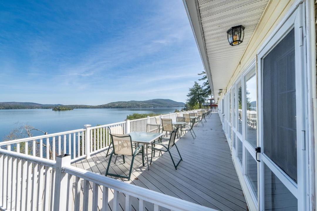Lake George Hotel | Depe Dene Lakeside Resort
