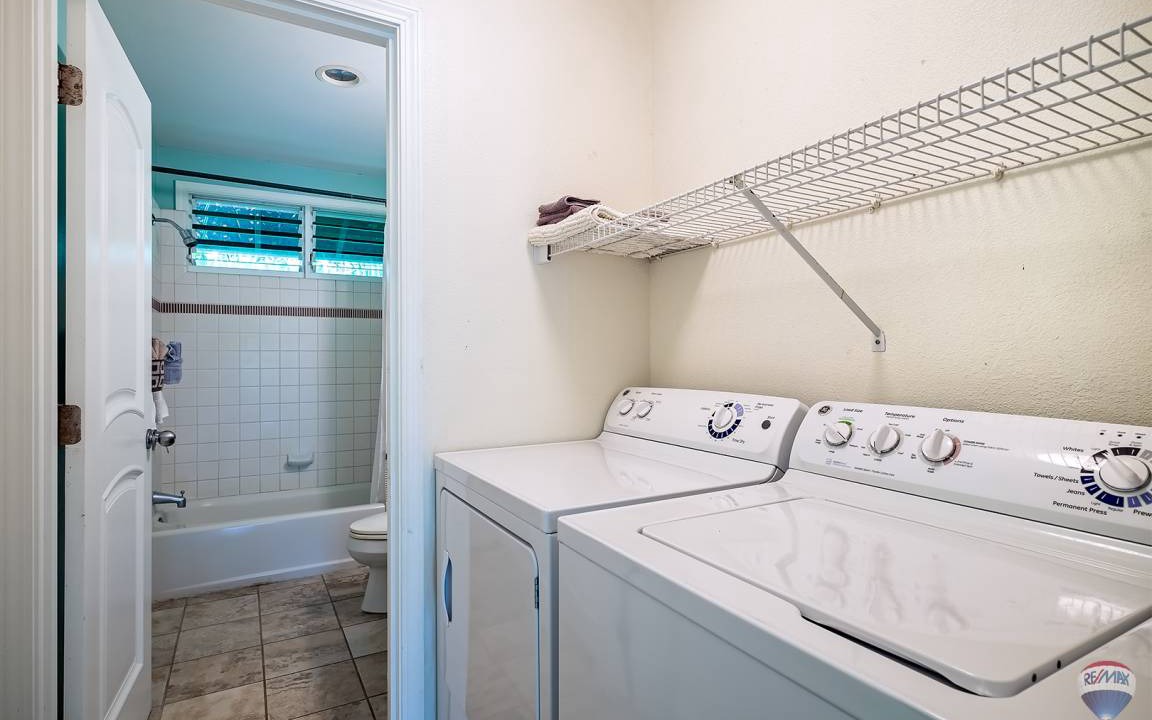 Photo of Bathroom in Wainiha