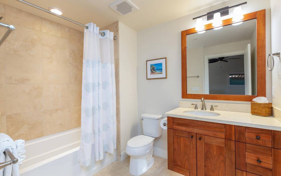 Photo of Bathroom in Poipu