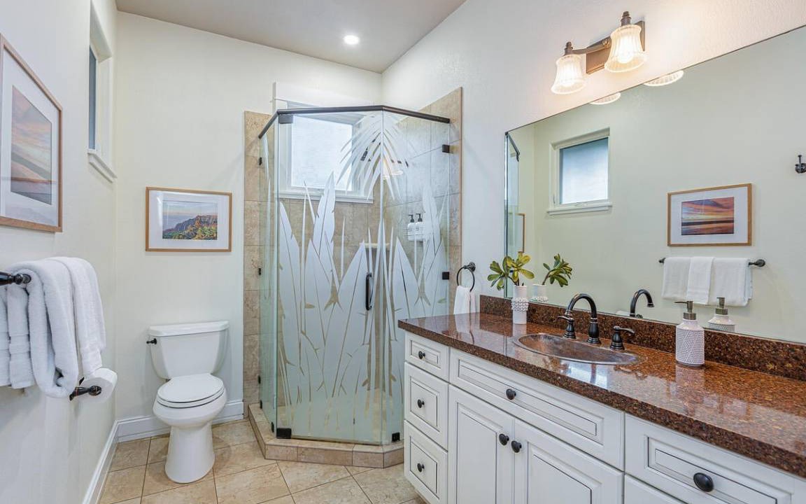 Photo of Bathroom in Poipu