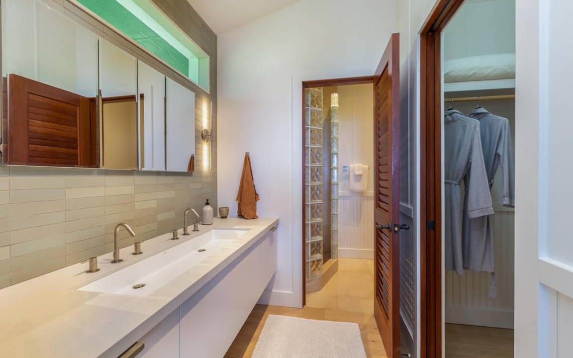 Photo of Bathroom in Wainiha
