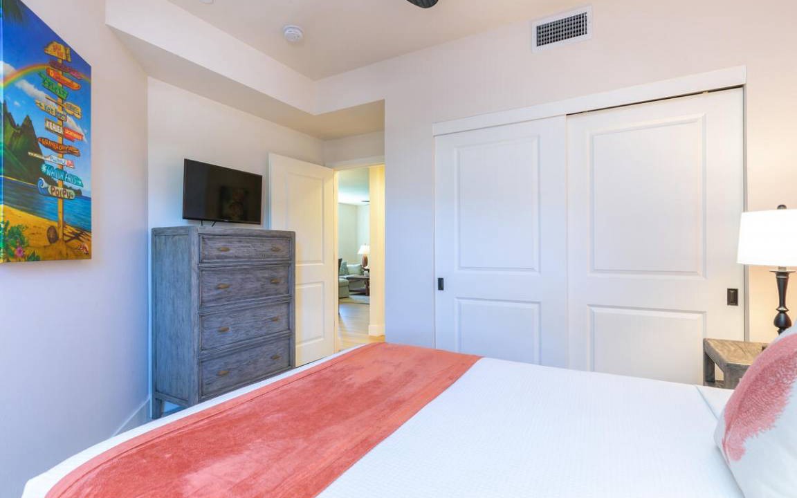 Photo of Bedroom in Poipu