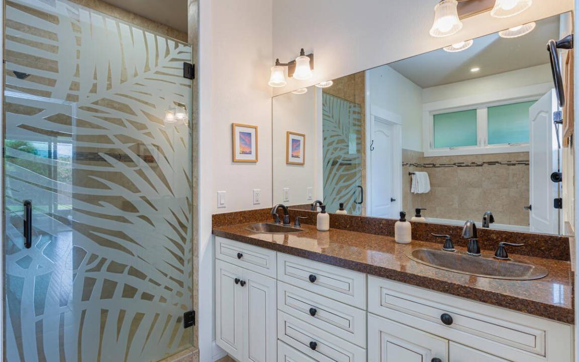 Photo of Bathroom in Poipu