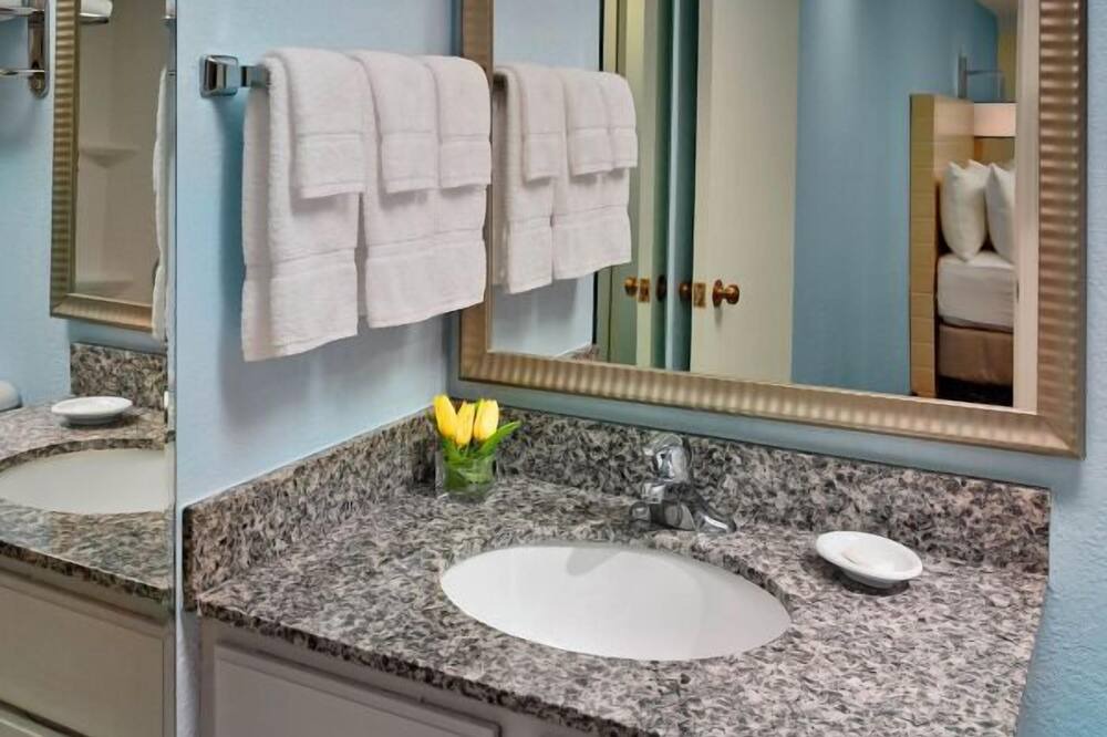 Photo of Bathroom in Gwinnett Place