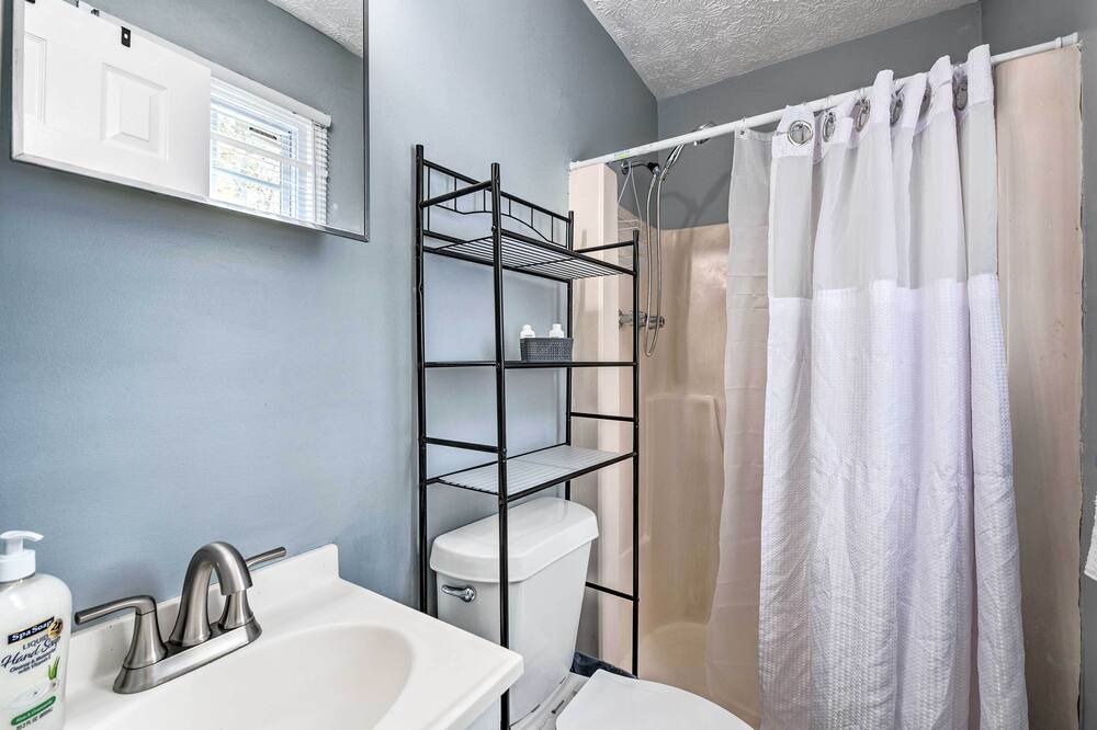 Photo of Bathroom in Clarkdale